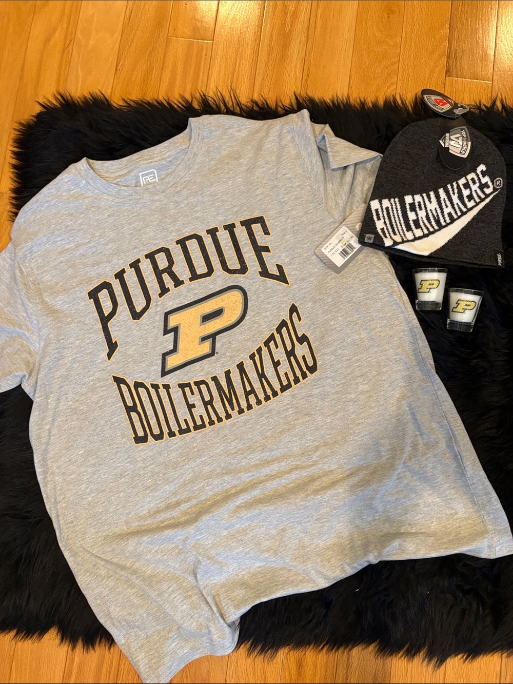 Pro edge Purdue T-shirt, Reversible Beanie & 2 votive candles